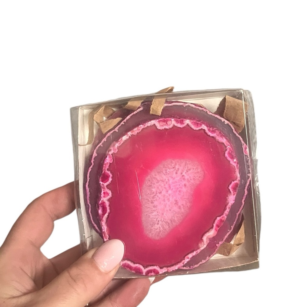 4 pink geode coasters - Picture 6 of 8